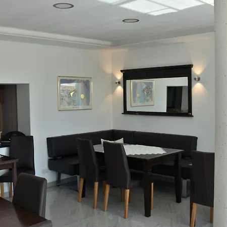 Lejlighedshotel Claudia 4*